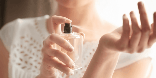 Kunsten at få en parfume til at holde længe: tips til langtidsholdbare dufte fra Kazaar Fragrances - Kazaar